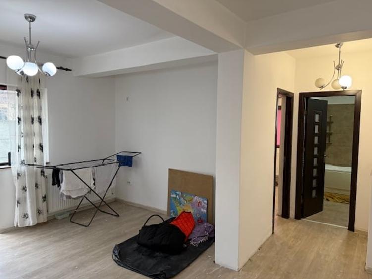 VANZARE AP 2 CAM PARTER IN VILA - 6