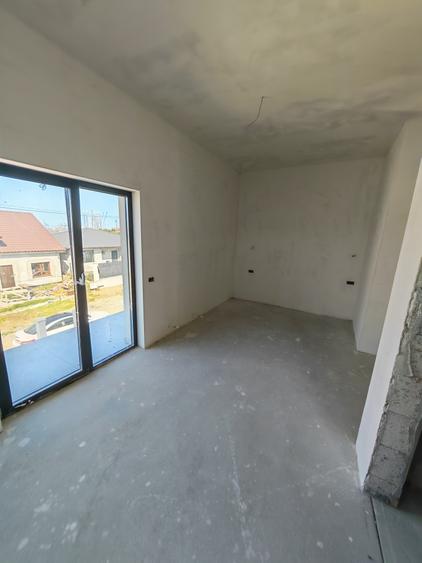 Casă individuală cu 5 camere cu Canalizare în Agigea