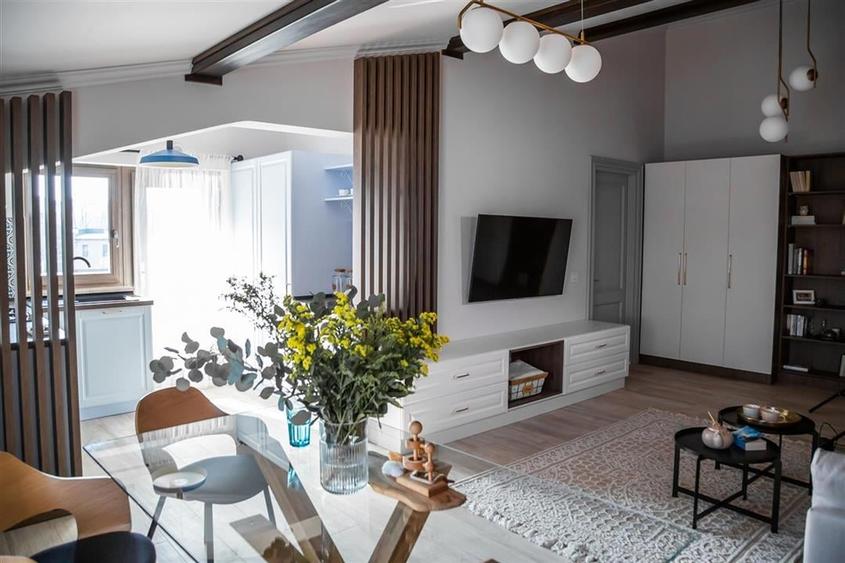 Apartament cu 2 camere decomandat, mobilat în Ultracentral