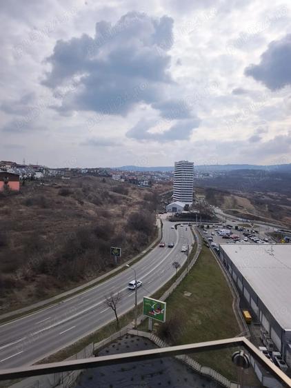 Apartament cu 4 camere decomandat în Sud