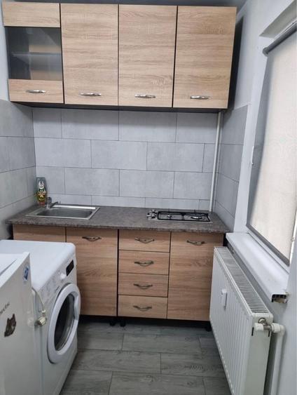 Garsonieră semidecomandată în Craiovița Nouă