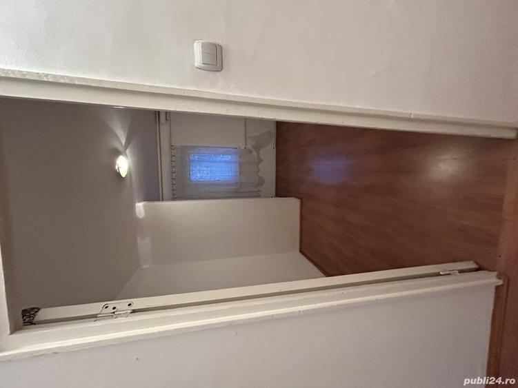 Apartament cu 3 camere decomandat în Petros