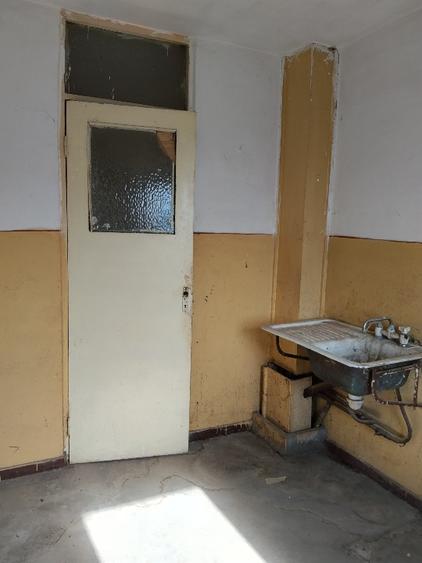 Apartament cu 2 camere semidecomandat în Fetești-Gară