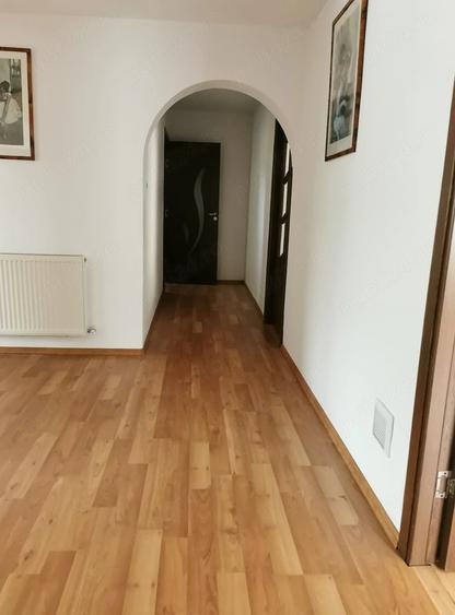 Casă cu 4 camere cu Teren 500 Mp în Central