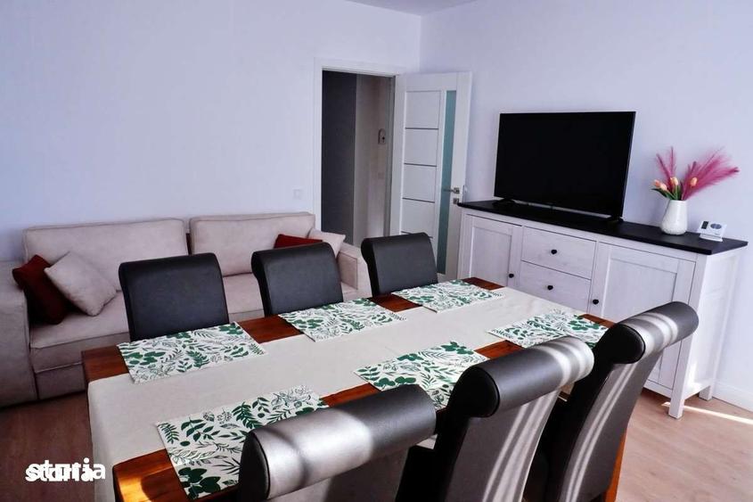 Apartament cu 3 camere decomandat în Exterior Vest