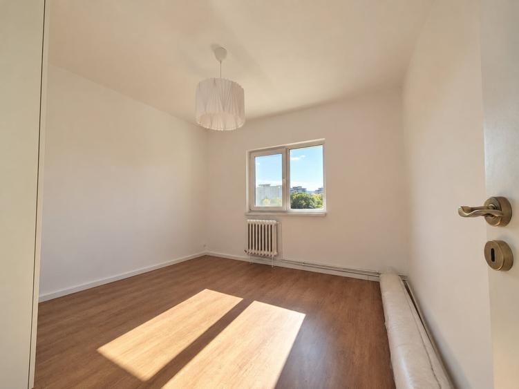 Apartament cu 3 camere decomandat, mobilat în Plopilor