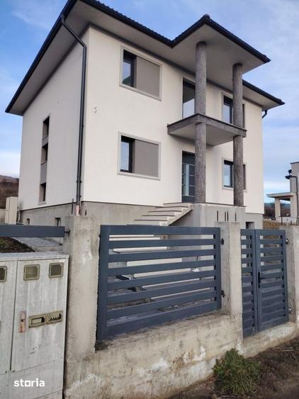 Casă cu 4 camere cu Teren 600 Mp în Chinteni