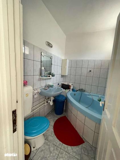 Casă cu 4 camere cu Teren 200 Mp în Rahova
