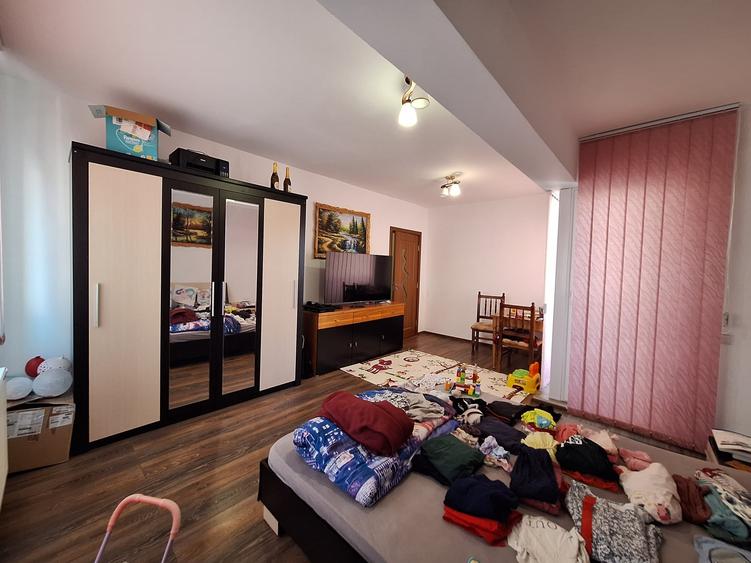 Apartament decomandat, 61 mp, 2 balcoane, zona Eroilor - 7