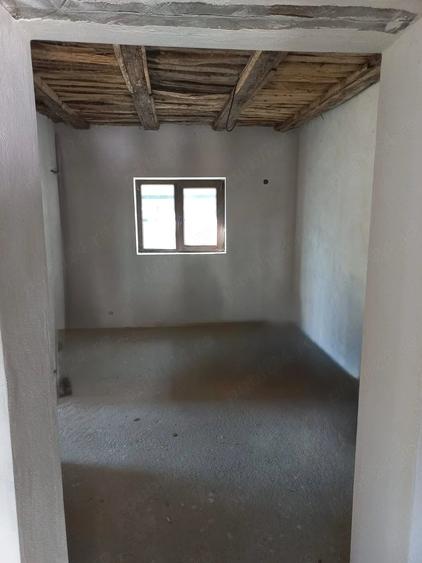 Casă cu 2 camere cu Teren 3200 Mp în Fărcașa