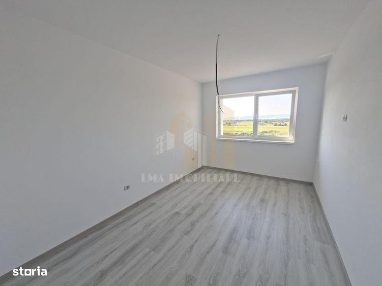 Apartament cu 3 camere decomandat în Sânpetru