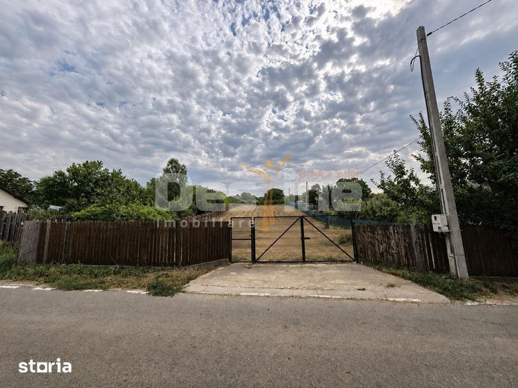 Teren de 3000 mp, în Tomești