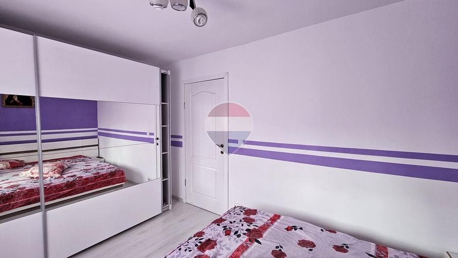 Apartament cu 3 camere semidecomandat, mobilat în Burdujeni
