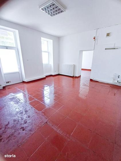 Spațiu comercial, de 120 mp, în Central
