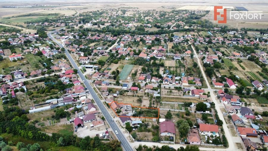 Casă individuală cu 6 camere cu Teren 1200 Mp în Gătaia