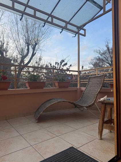 Apartament cu 9 camere decomandat, mobilat în Dorobanți
