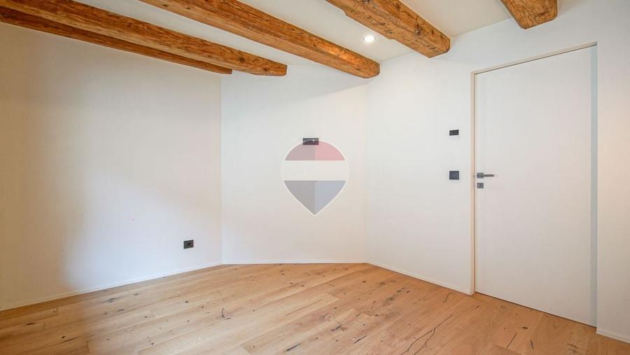 Apartament cu 3 camere decomandat în Centrul Istoric