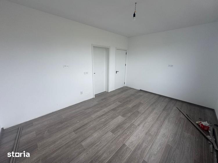 Casă cu 3 camere cu Teren 300 Mp în Central