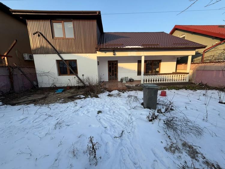 Casă individuală cu 5 camere cu Canalizare în Pantelimon