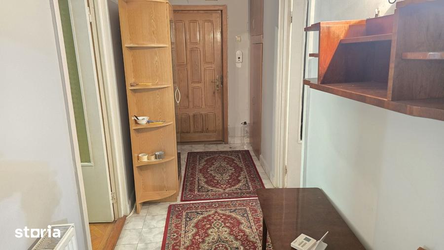 Apartament cu 3 camere decomandat în Central