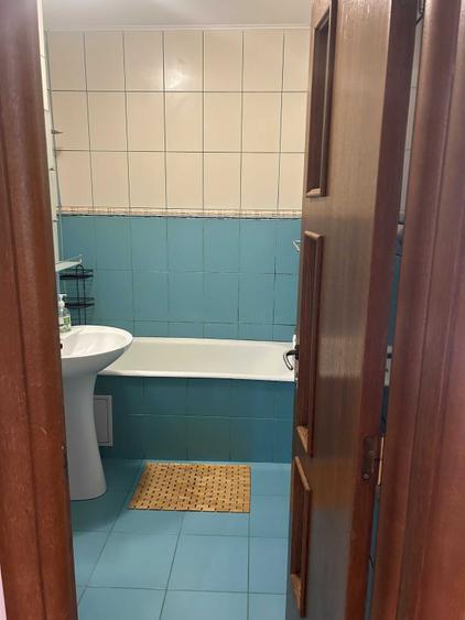 Apartament cu 3 camere decomandat în Vitan