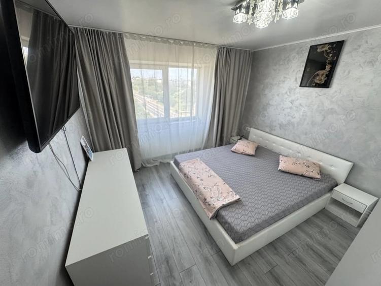 Apartament cu 3 camere decomandat în Km 4