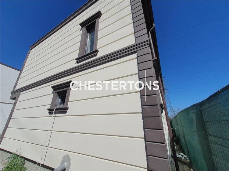 Duplex cu 8 camere cu Teren 318 Mp în Exterior Sud
