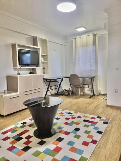 Apartament cu 2 camere semidecomandat, mobilat în Tudor Vladimirescu