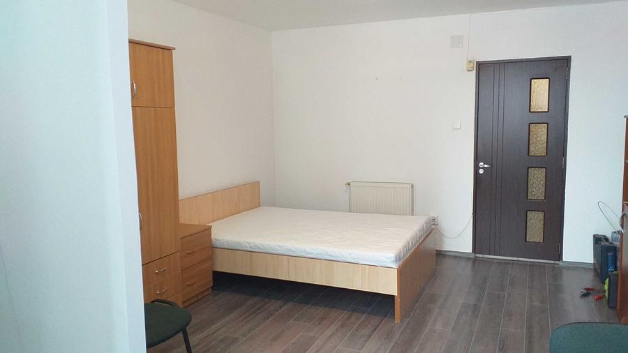 Proprietar, gars. 32 mp, etaj intermediar, Zona Orizont 3000, bloc de apartamente, centrala proprie - 1