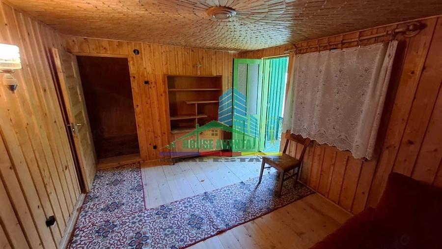 Casă cu 4 camere cu Teren 251 Mp în Lepșa