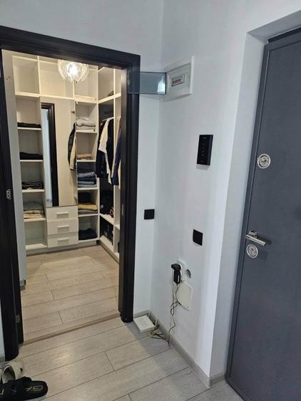 Apartament cu 3 camere decomandat, mobilat în Central