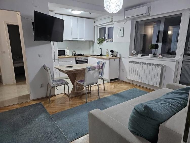 Apartament cu 4 camere semidecomandat, mobilat în Mănăștur