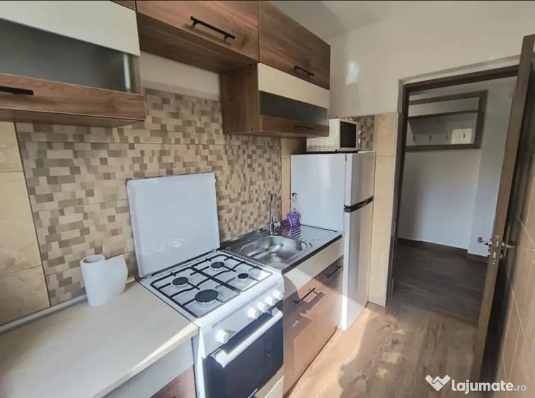 Apartament cu 2 camere semidecomandat în Tomis Nord
