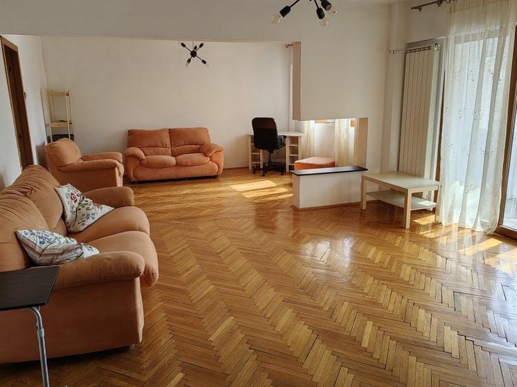 Apartament cu 4 camere circular, mobilat în Băneasa