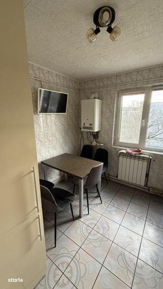 Apartament cu 3 camere în Andrei Mureșanu