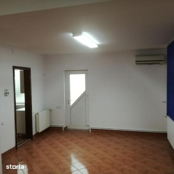 Casă cu 6 camere cu Teren 400 Mp în Bună Ziua