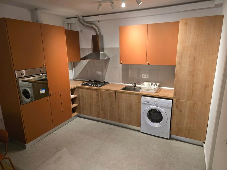 Apartament cu 2 camere decomandat în Băneasa