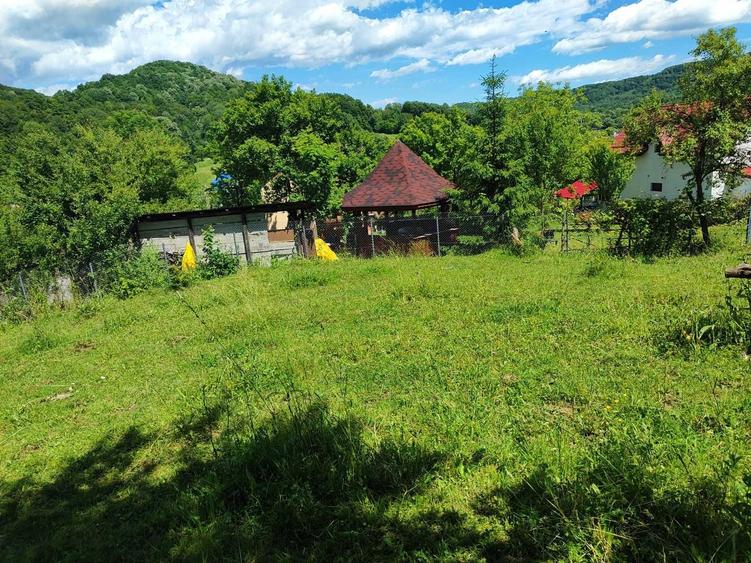 Casă cu 4 camere în Vulcana-Băi