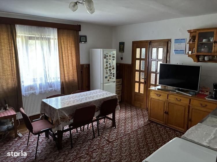 Casă cu 4 camere cu Teren 1300 Mp în Băi