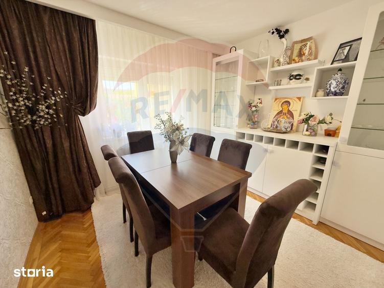Apartament cu 4 camere semidecomandat în Central