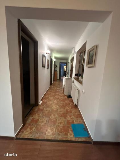 Casă cu 5 camere cu Teren 950 Mp în Adunații-Copăceni
