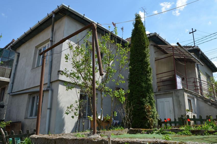 Casă individuală cu 5 camere cu Canalizare în Gruia