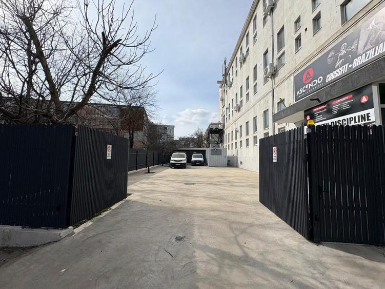 Spațiu comercial, de 185 mp, în Sârbi