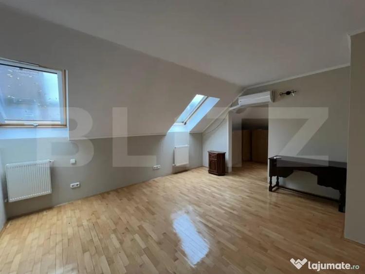 Casă cu 7 camere cu Teren 325 Mp în 7 Noiembrie