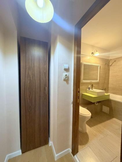 Apartament cu 4 camere semidecomandat, mobilat în Tei
