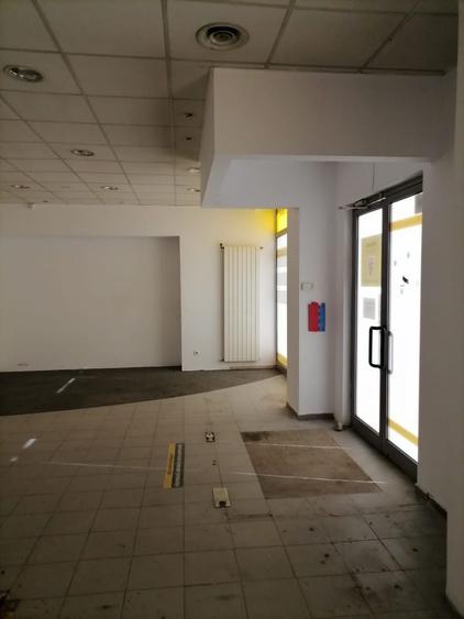 Spațiu comercial, de 152 mp, în Petros