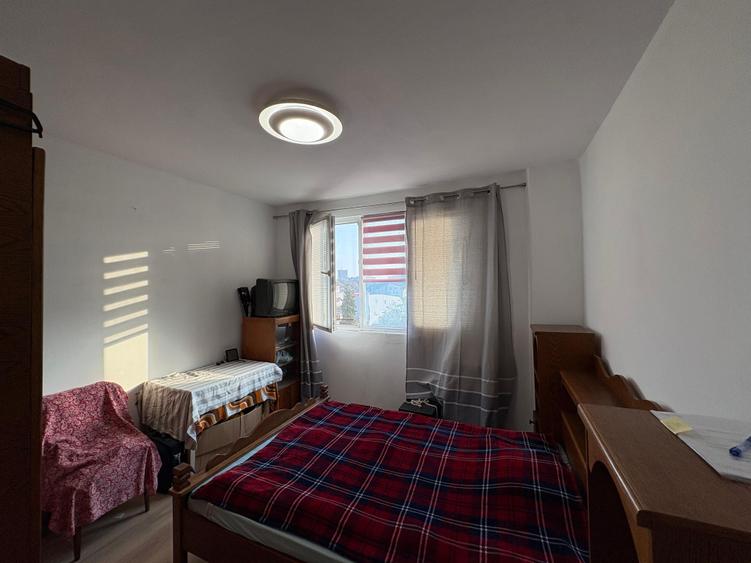 Apartament cu 2 camere semidecomandat în 1 Mai