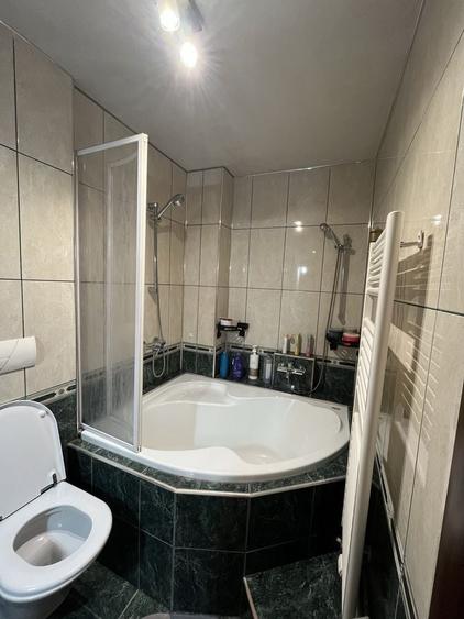 Apartament cu 3 camere decomandat în Palat