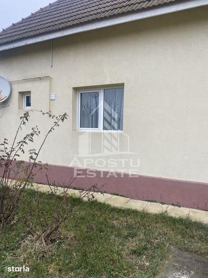 Casă cu 4 camere cu Teren 1219 Mp în Remetea Mare