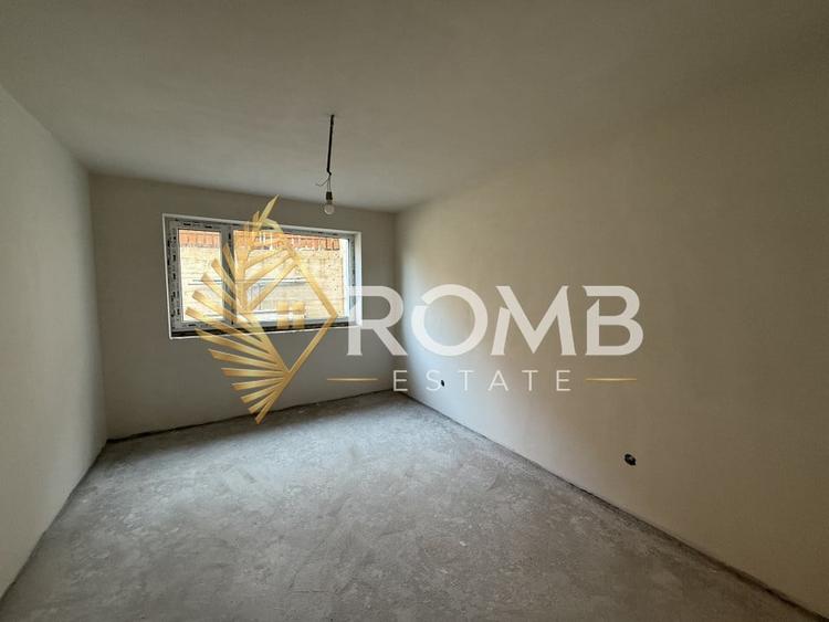Apartament cu 5 camere semidecomandat în Mănăștur